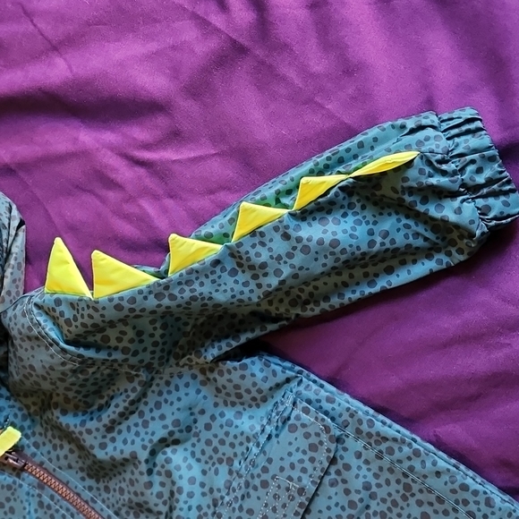 Boy's Dino rain jacket! - Picture 4 of 7